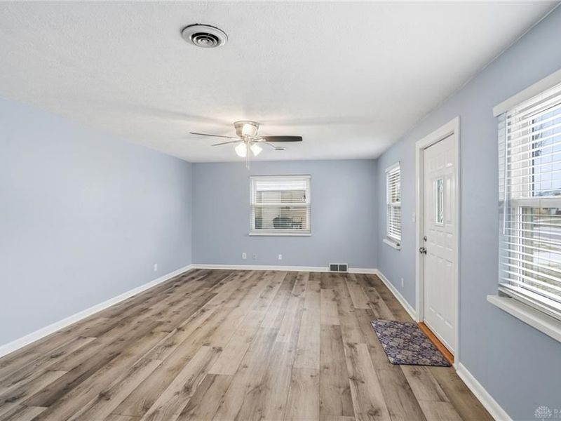 5117 Pensacola Boulevard, Moraine, OH 45439 Photo 5