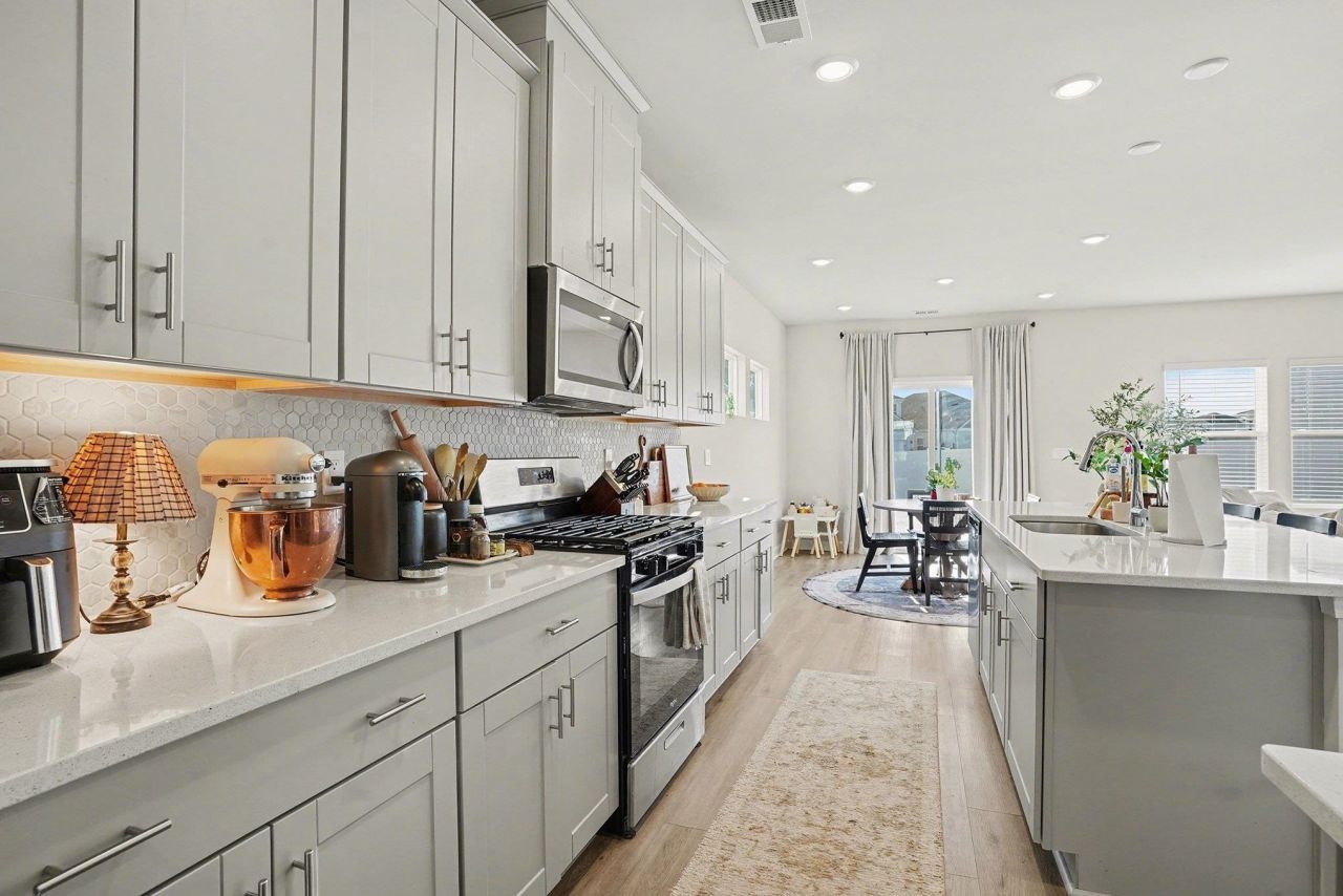 4071 Bayhill St. Photo 10