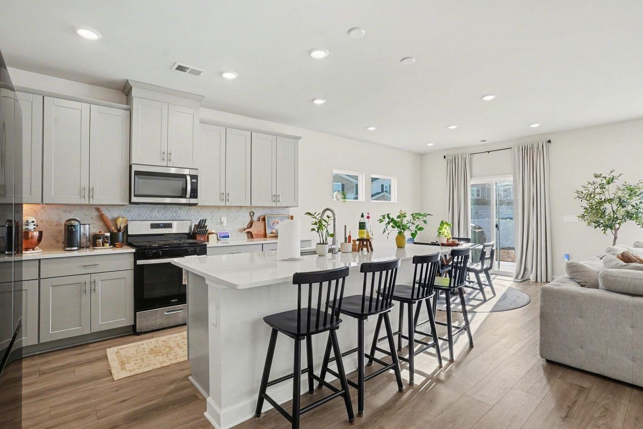 4071 Bayhill St. Photo 11