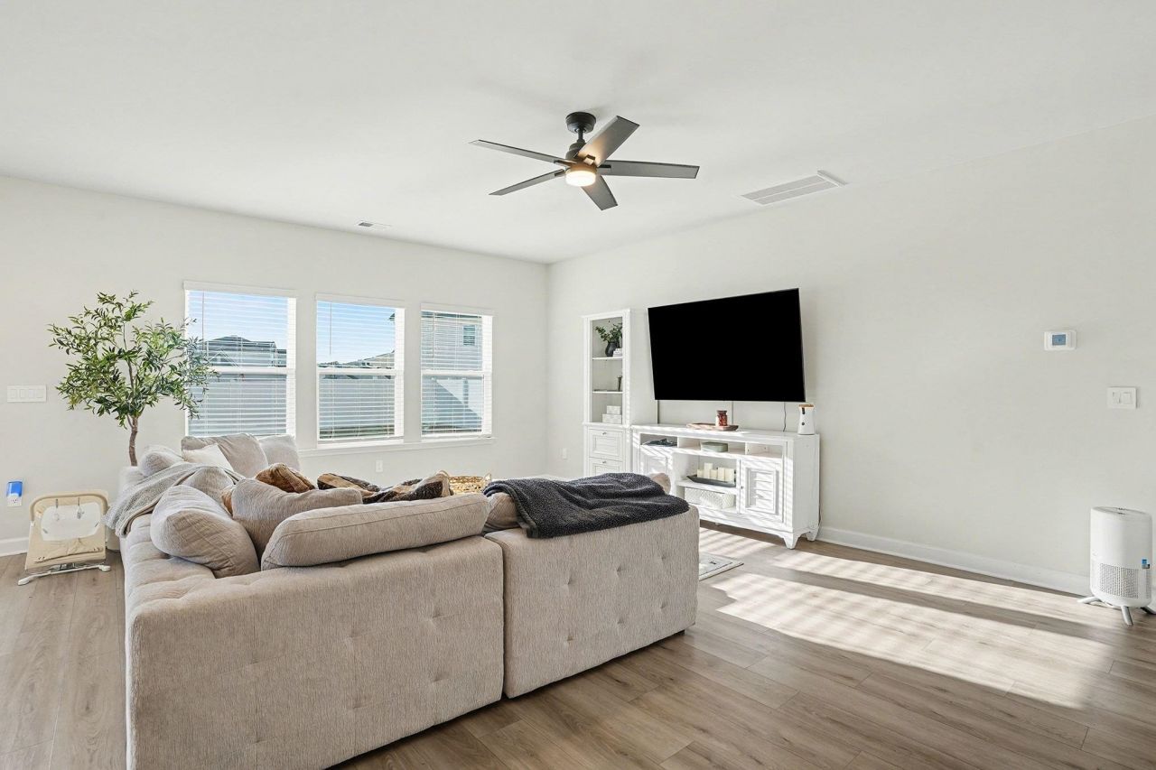 4071 Bayhill St. Photo 5