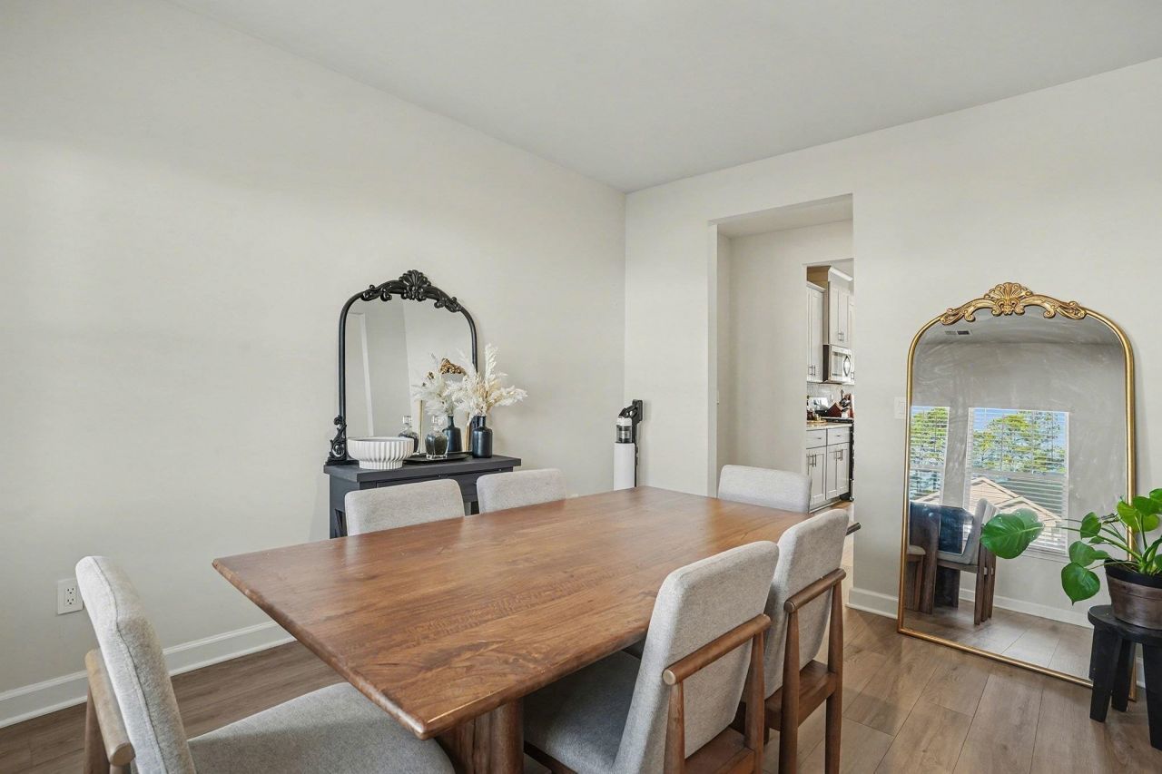 4071 Bayhill St. Photo 9