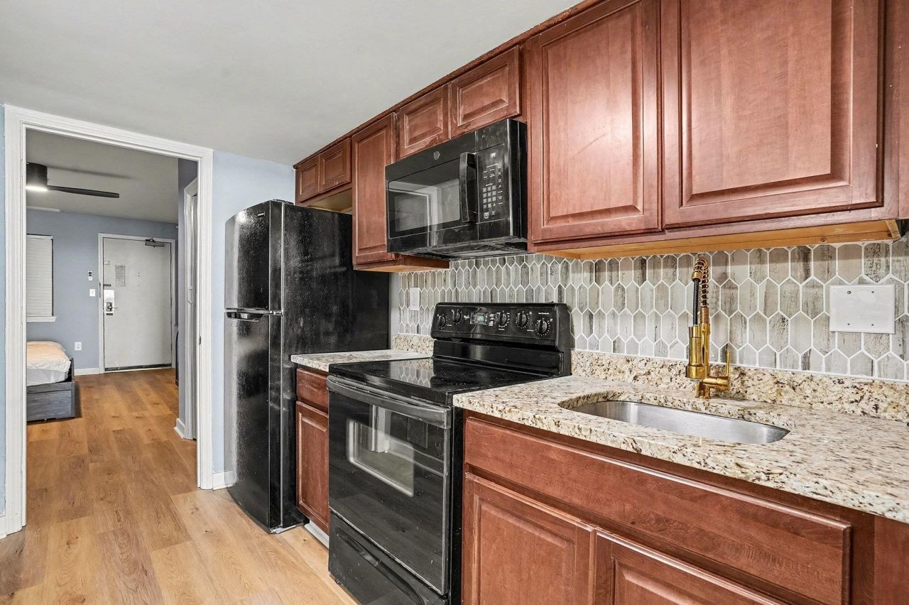 200 76th Ave. N Photo 22