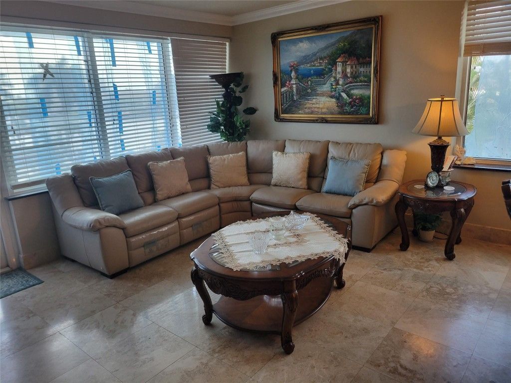 3233 NE 34th Street, Unit 322, Fort Lauderdale, FL 33308 Photo