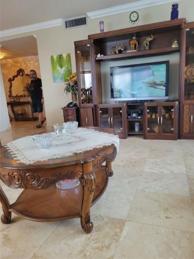 3233 NE 34th Street, Unit 322, Fort Lauderdale, FL 33308 Photo
