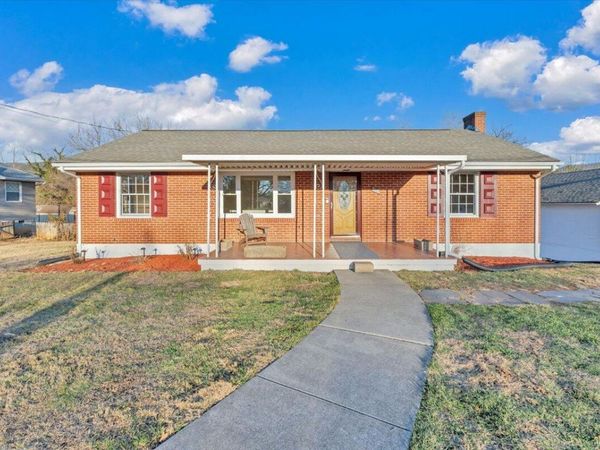 7241 Estes ST , Roanoke, VA 24019