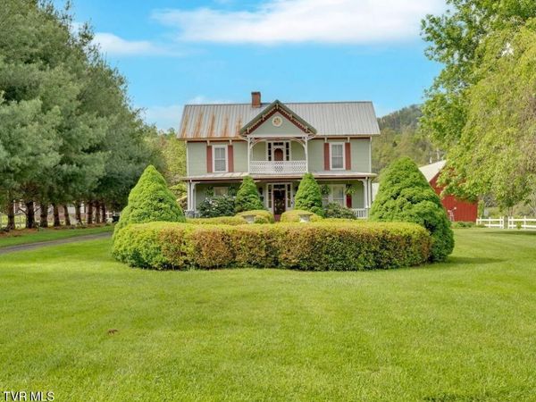 8712 Highway 19-E, Roan Mountain, TN 37687
