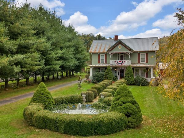 8712 Highway 19-E, Roan Mountain, TN 37687