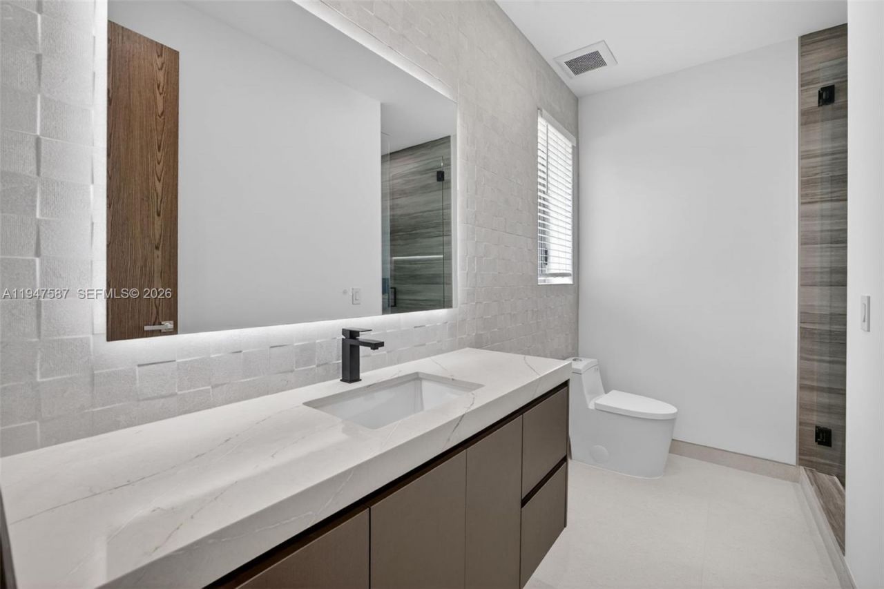 604 SW 7th St, Fort Lauderdale, FL 33315 Photo