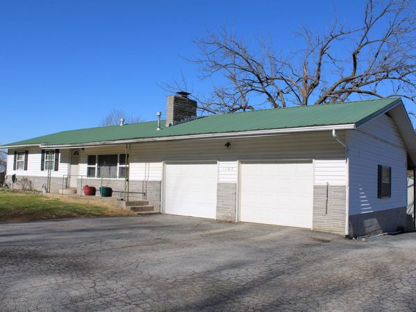 1507 Washington Avenue , Seneca, MO 64865