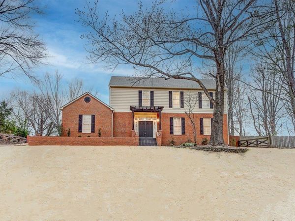 2001 WOODCHASE CV, Memphis, TN 38016