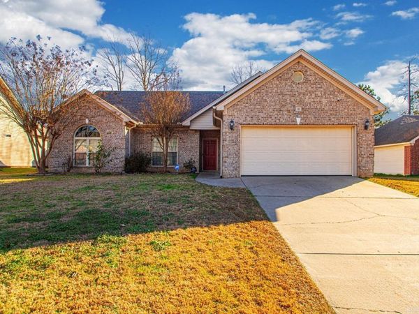 330 Madison Village Drive, Benton, AR 72015