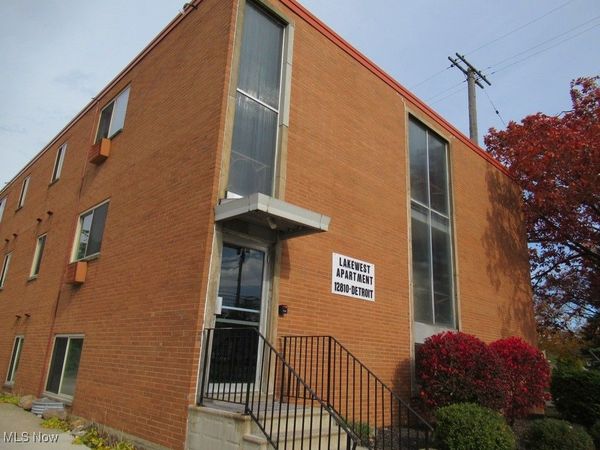 12810 Detroit Avenue, Unit 10, Lakewood, OH 44107