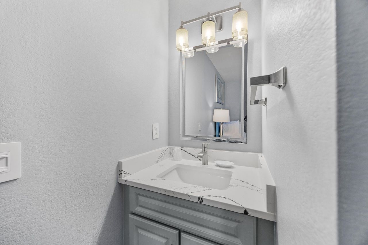 1819 N Ocean Blvd. Photo 31