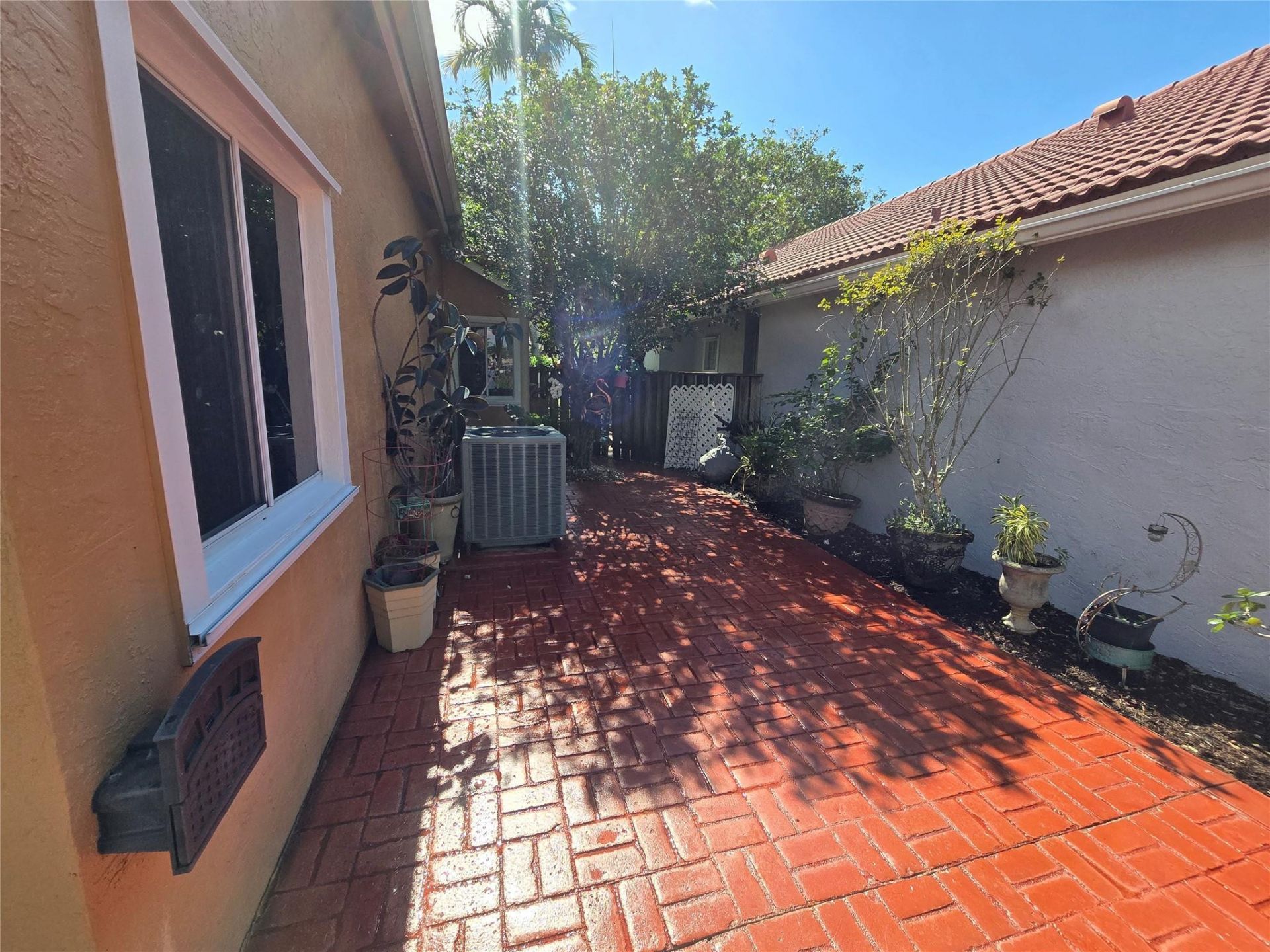 10061 NW 2nd Street, Plantation, FL 33324 Photo