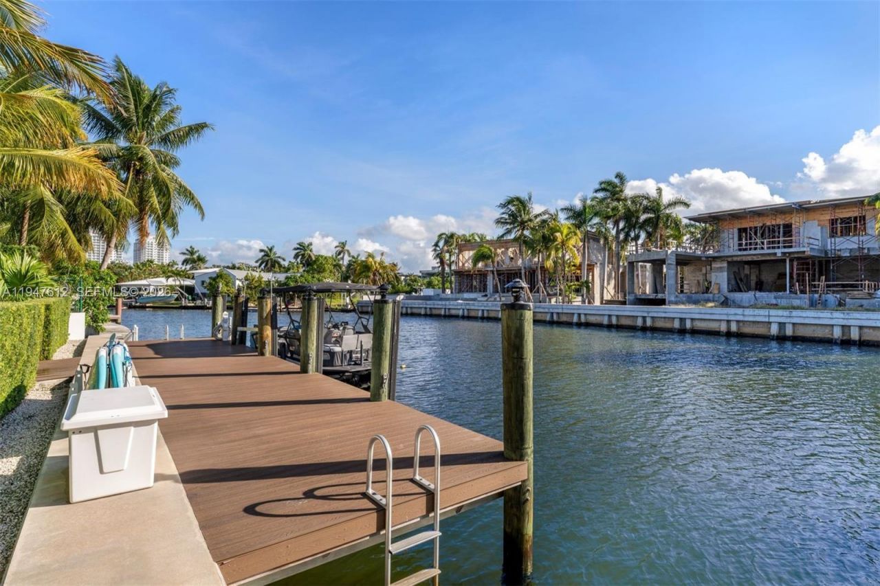 7333 Belle Meade Blvd, Miami, FL 33138 Photo