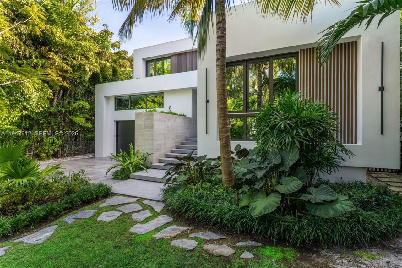 7333 Belle Meade Blvd, Miami, FL 33138 Photo