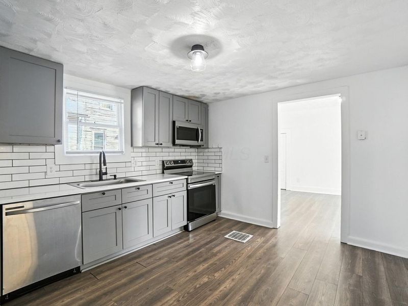 191 Elmwood Avenue, Newark, OH 43055 Photo 6