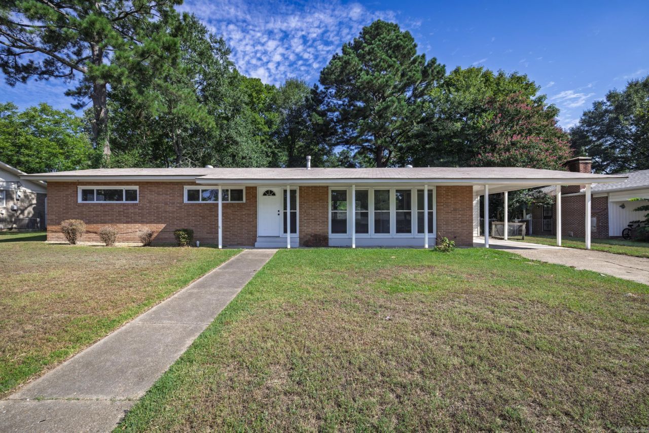 1904 Center Street Arkadelphia, AR 71923