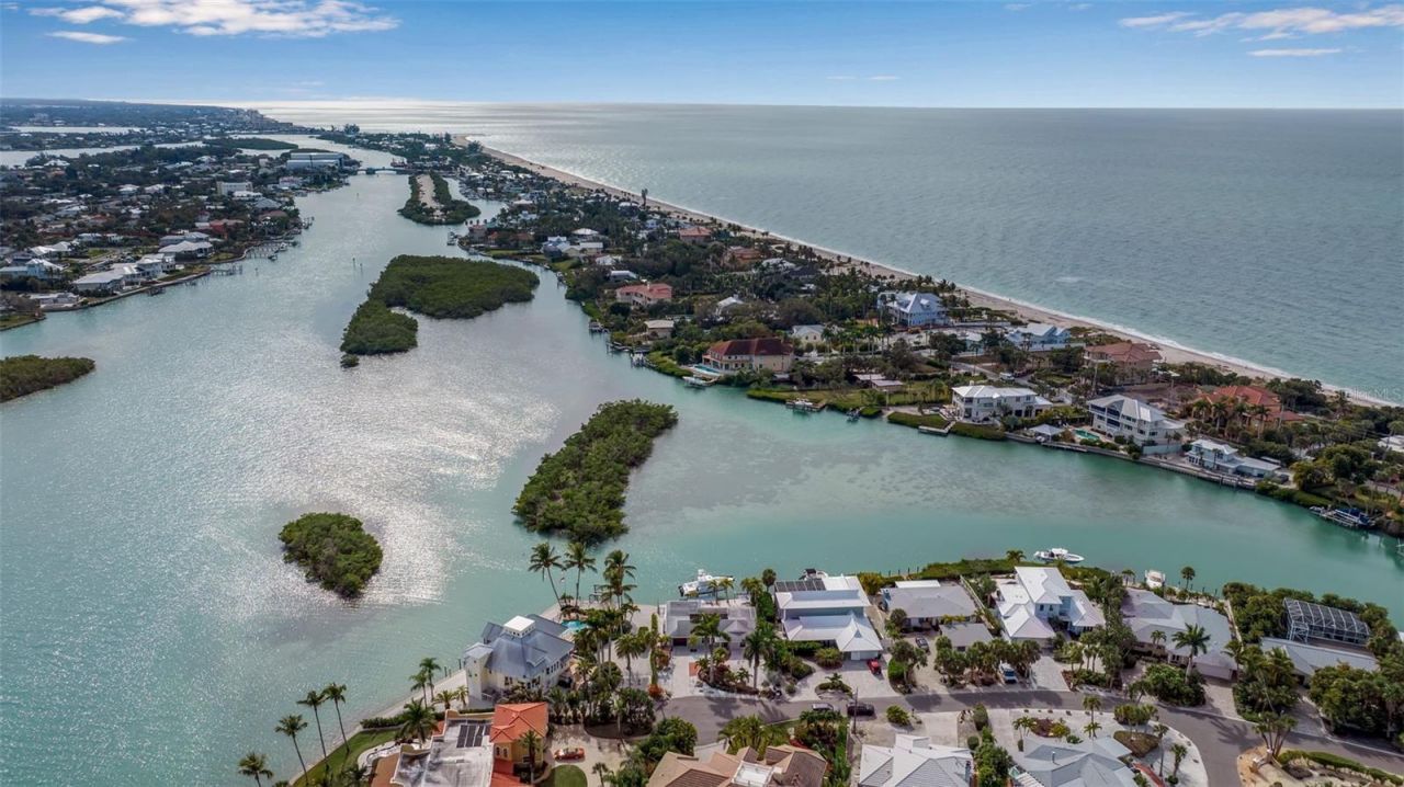 922 Casey Cove Drive, Nokomis, FL 34275 Photo