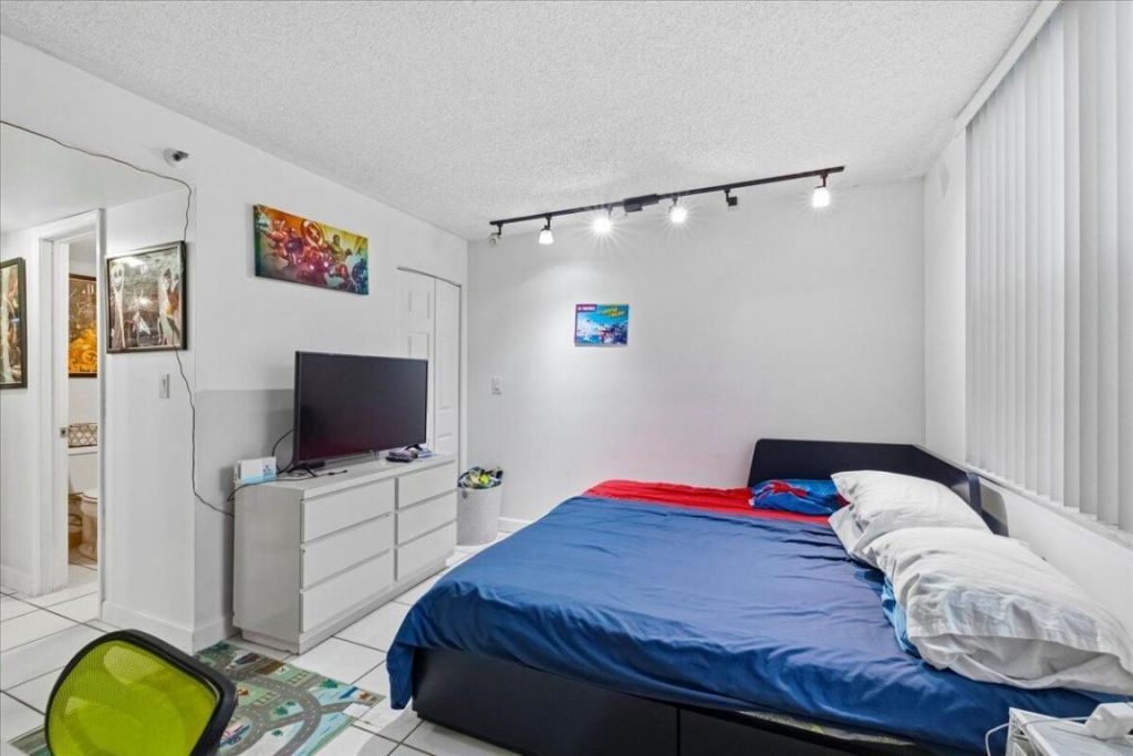 5340 NW 2nd Avenue, Unit 323, Boca Raton, FL 33487 Photo