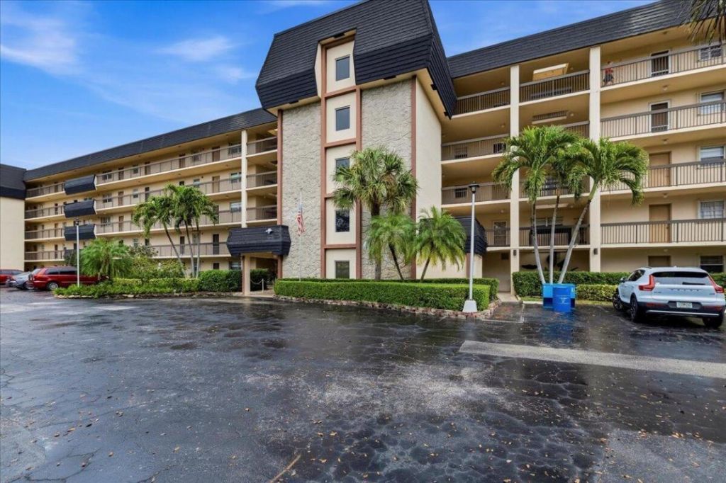 5340 NW 2nd Avenue, Unit 323, Boca Raton, FL 33487 Photo