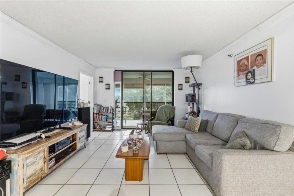 5340 NW 2nd Avenue, Unit 323, Boca Raton, FL 33487 Photo