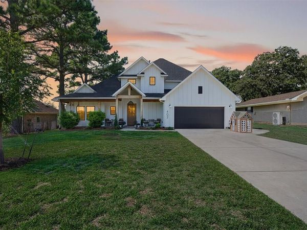 402 Kiowa Drive W, Gainesville, TX 76240