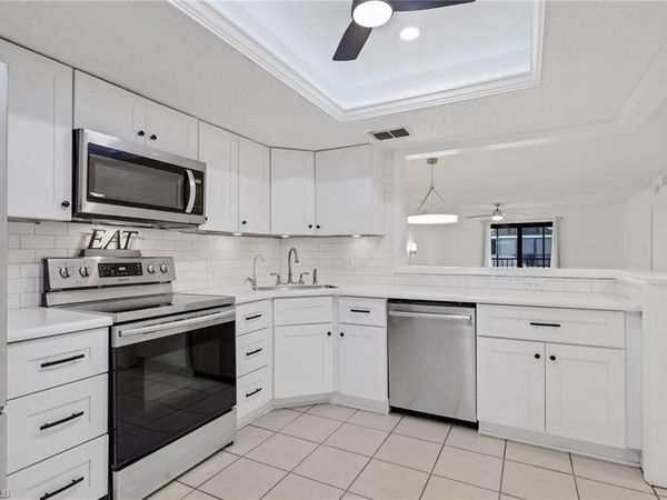 9395 Pennsylvania AVE, Unit 25, BONITA SPRINGS, FL 34135