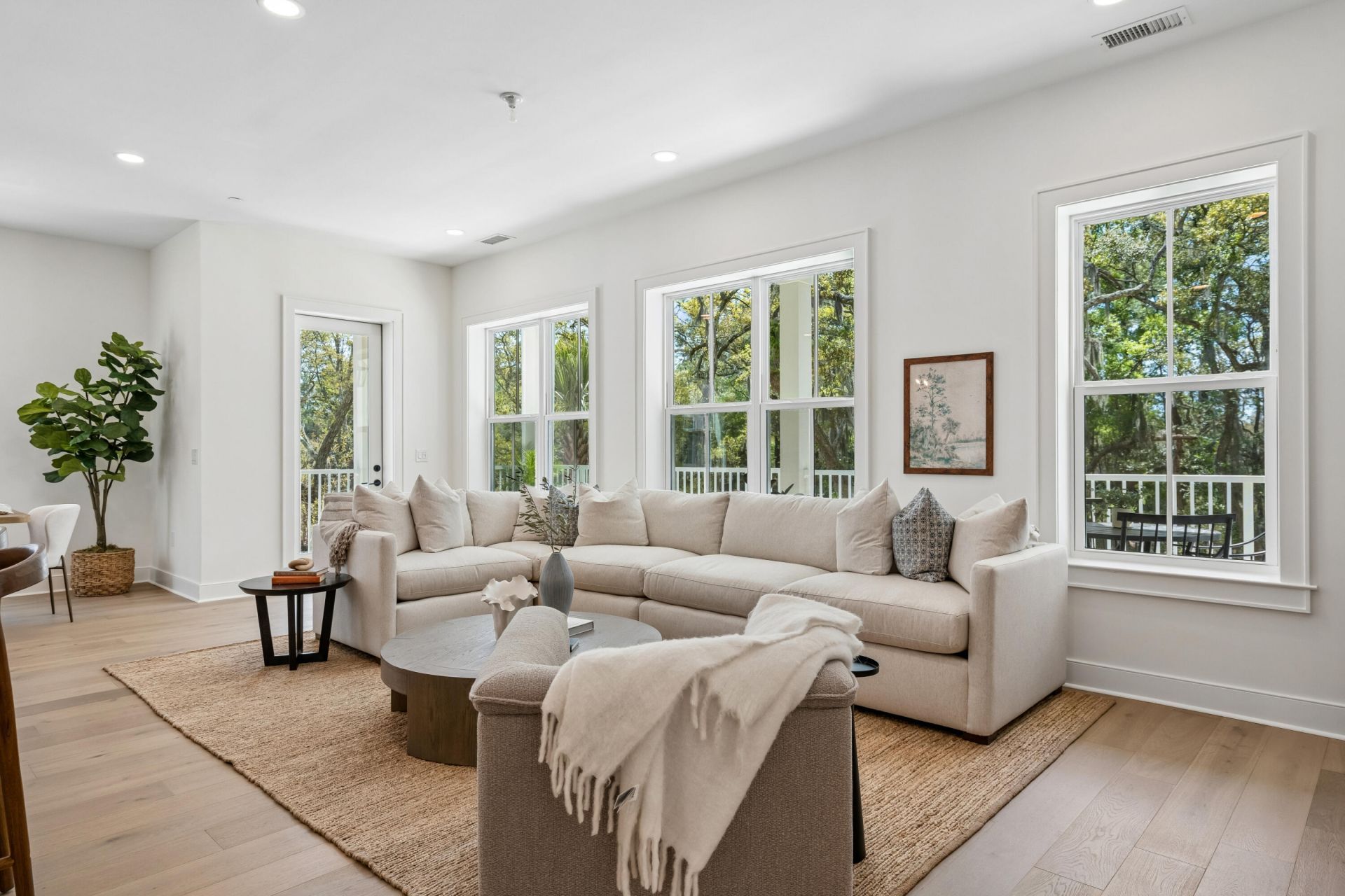 325 Longshore Street Photo 20