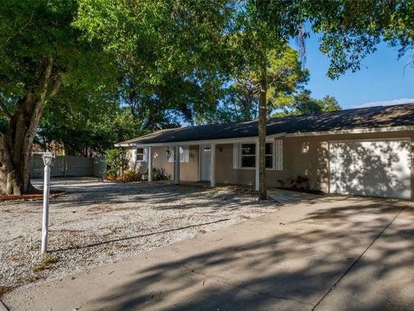95 S BRIGGS AVENUE, SARASOTA, FL 34237
