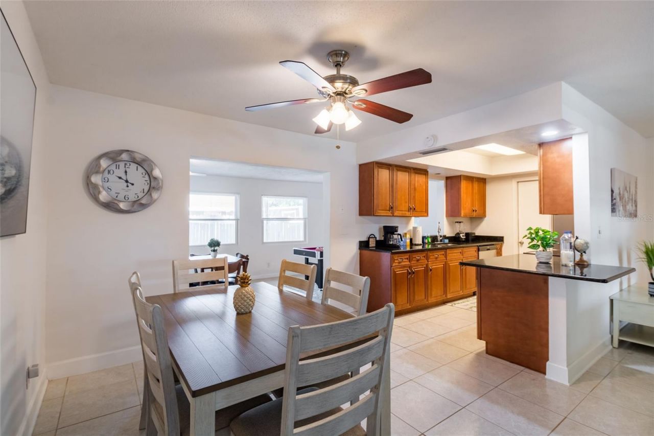 95 S Briggs Avenue, Sarasota, FL 34237 Photo