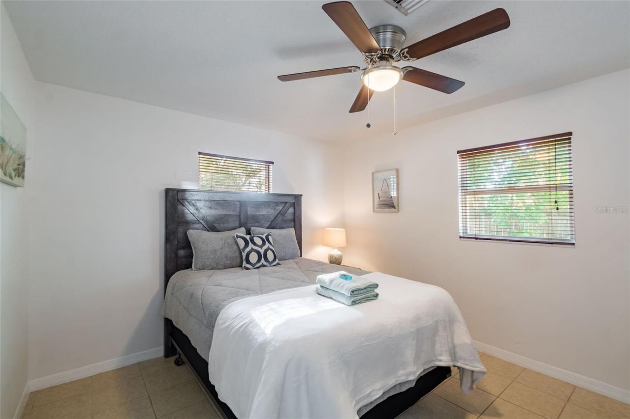 95 S Briggs Avenue, Sarasota, FL 34237 Photo