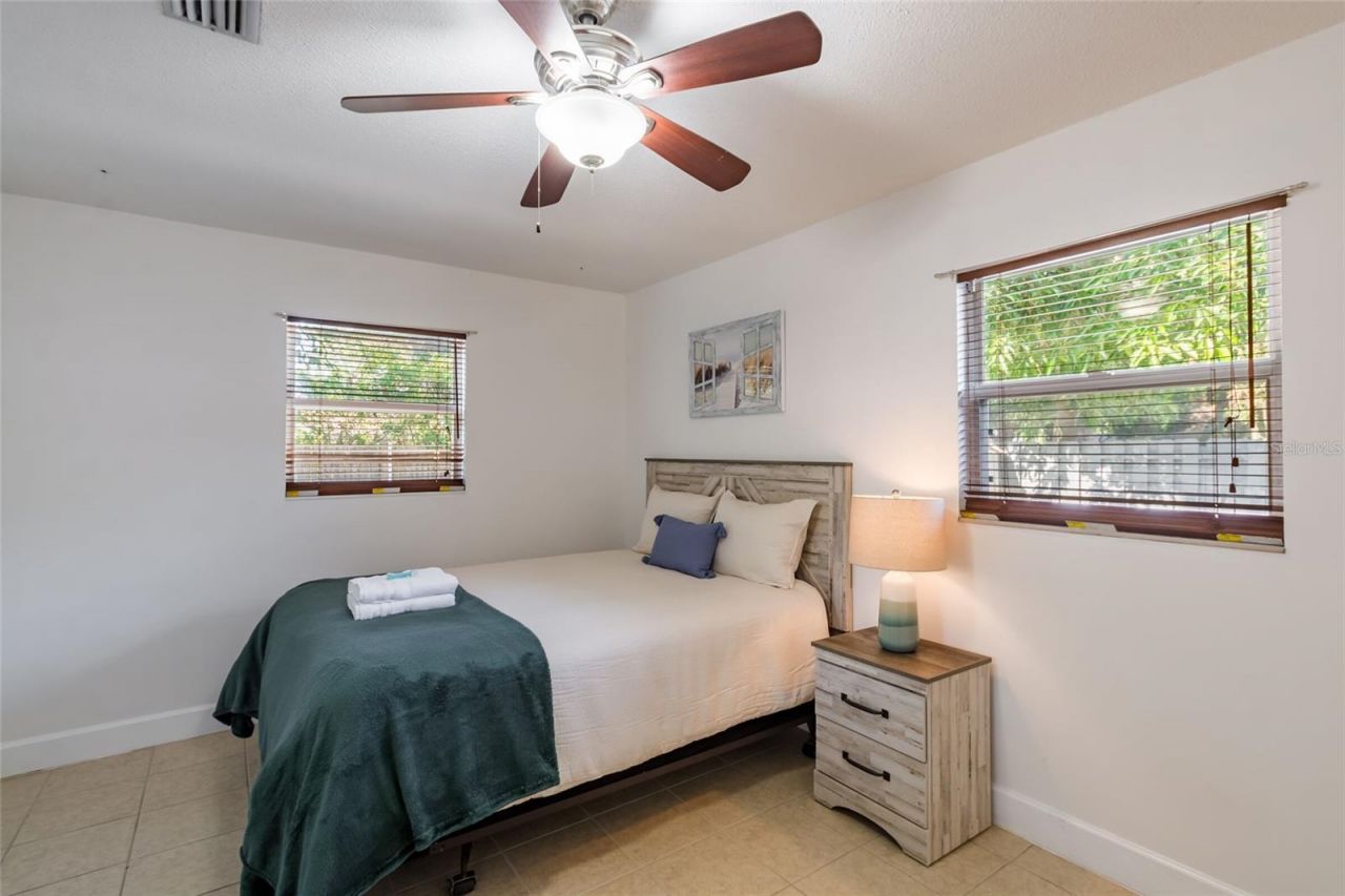 95 S Briggs Avenue, Sarasota, FL 34237 Photo