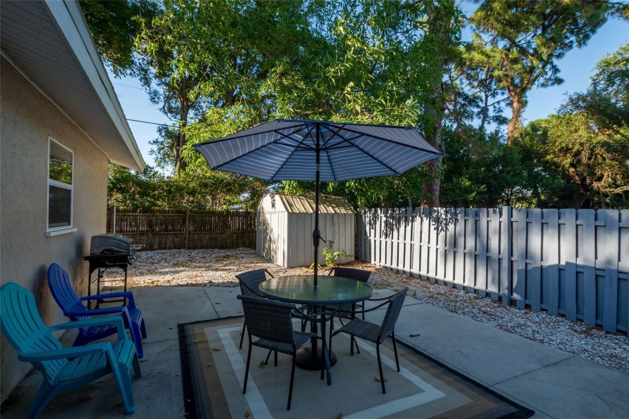95 S Briggs Avenue, Sarasota, FL 34237 Photo