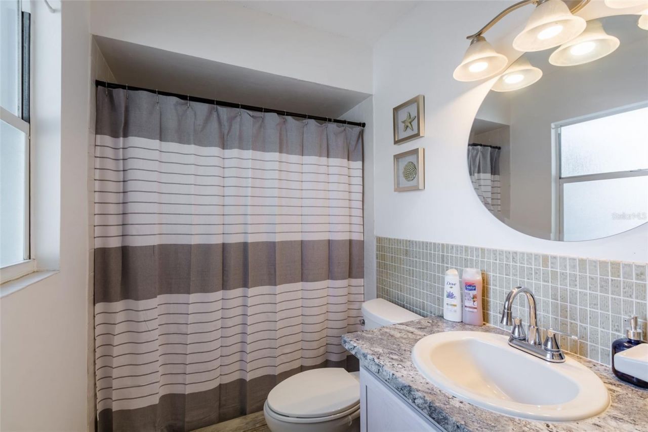 95 S Briggs Avenue, Sarasota, FL 34237 Photo