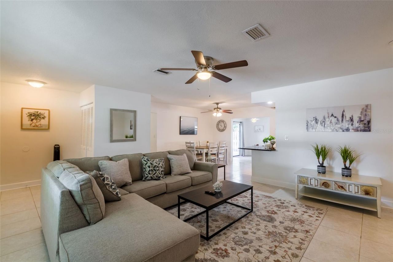 95 S Briggs Avenue, Sarasota, FL 34237 Photo