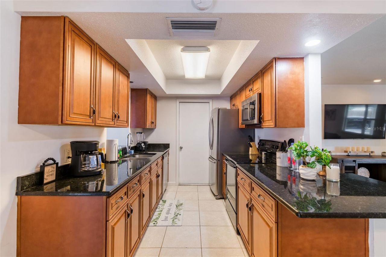 95 S Briggs Avenue, Sarasota, FL 34237 Photo