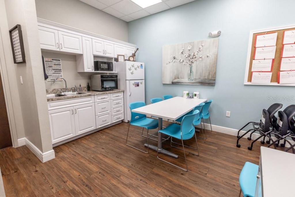 809 County Road 466, Unit 202C, Lady Lake, FL 32159 Photo