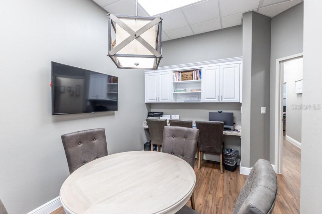 809 County Road 466, Unit 202C, Lady Lake, FL 32159 Photo