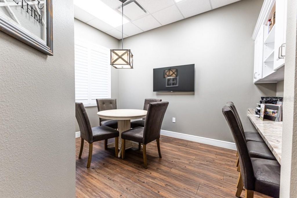 809 County Road 466, Unit 202C, Lady Lake, FL 32159 Photo