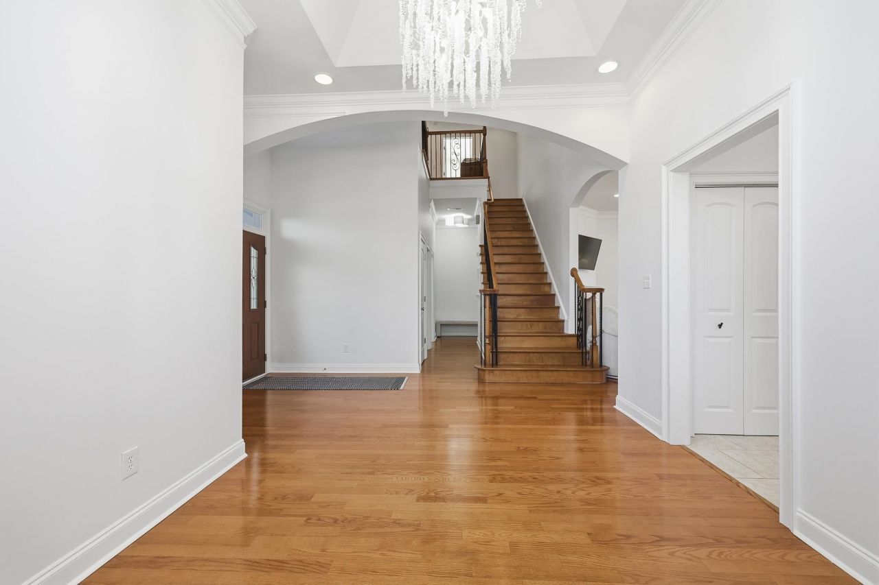 1019 Bluffview Dr. Photo 6