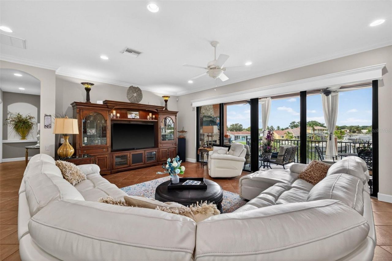 4401 38th Street S, Saint Petersburg, FL 33711 Photo