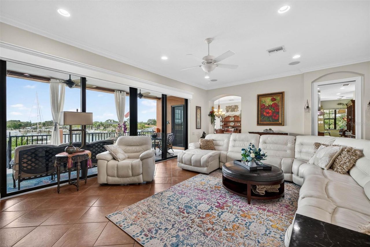 4401 38th Street S, Saint Petersburg, FL 33711 Photo