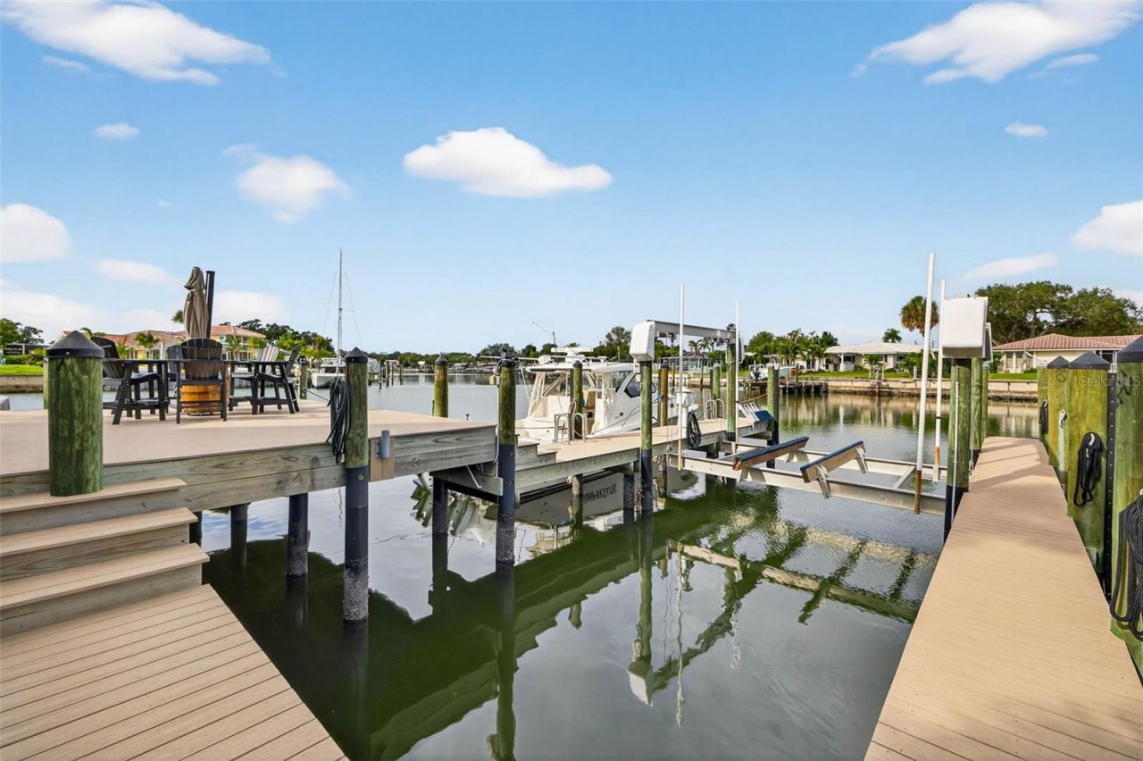 4401 38th Street S, Saint Petersburg, FL 33711 Photo