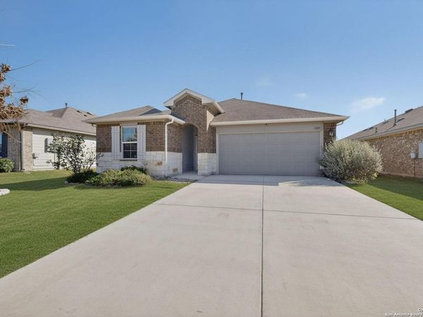 1405 Parkwood, Seguin, TX 78155