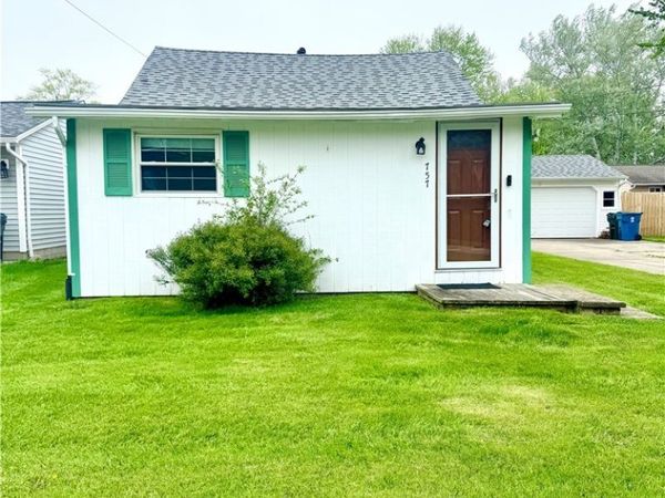 757 Dunny Avenue, Sheffield Lake, OH 44054