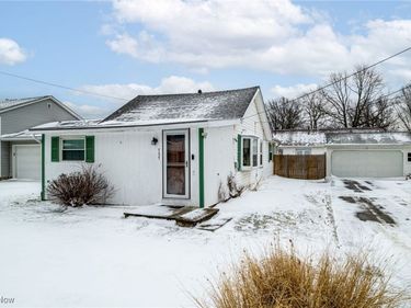 757 Dunny Avenue, Sheffield Lake, OH 44054