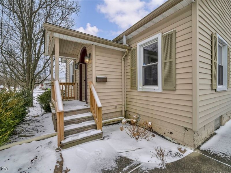 30 E Jay Street, Newton Falls, OH 44444 Photo 3