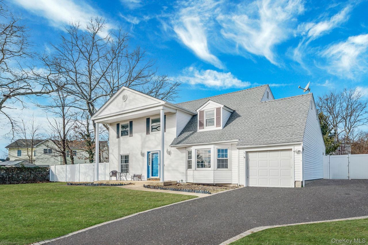 3 Mount Marcy Avenue, Farmingville, NY 11738 Main Photo