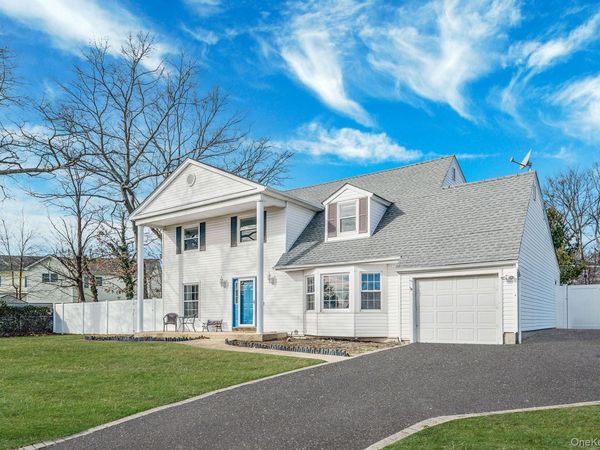 3 Mount Marcy Avenue, Farmingville, NY 11738